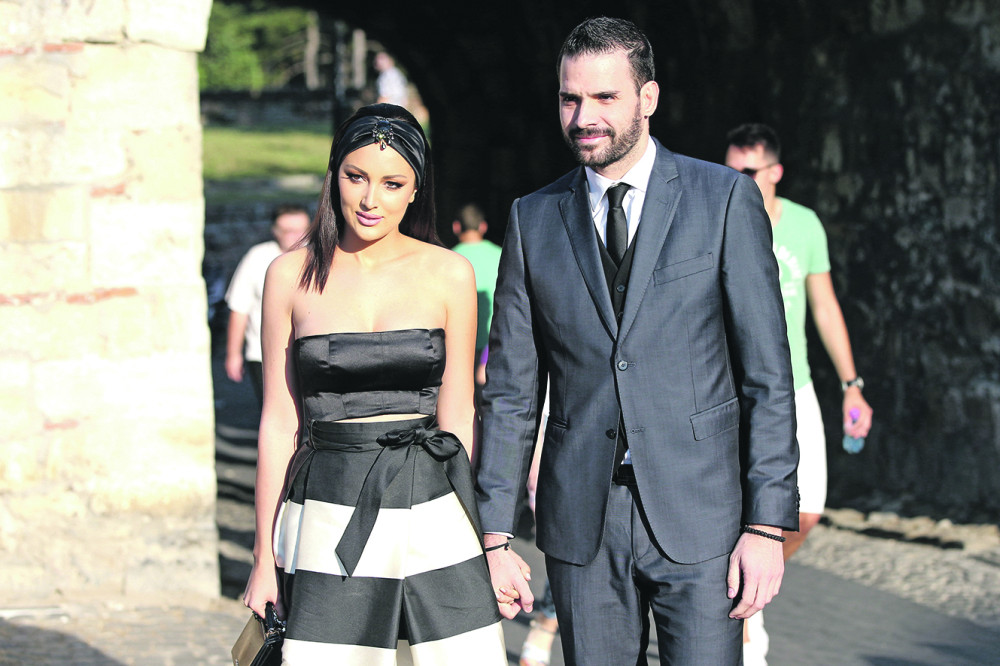 ALEKSANDRA PRIJOVIĆ POVREĐENA NA MEDENOM MESECU! Krv šikljala na sve strane, Filip je hitno prevezao u bolnicu!