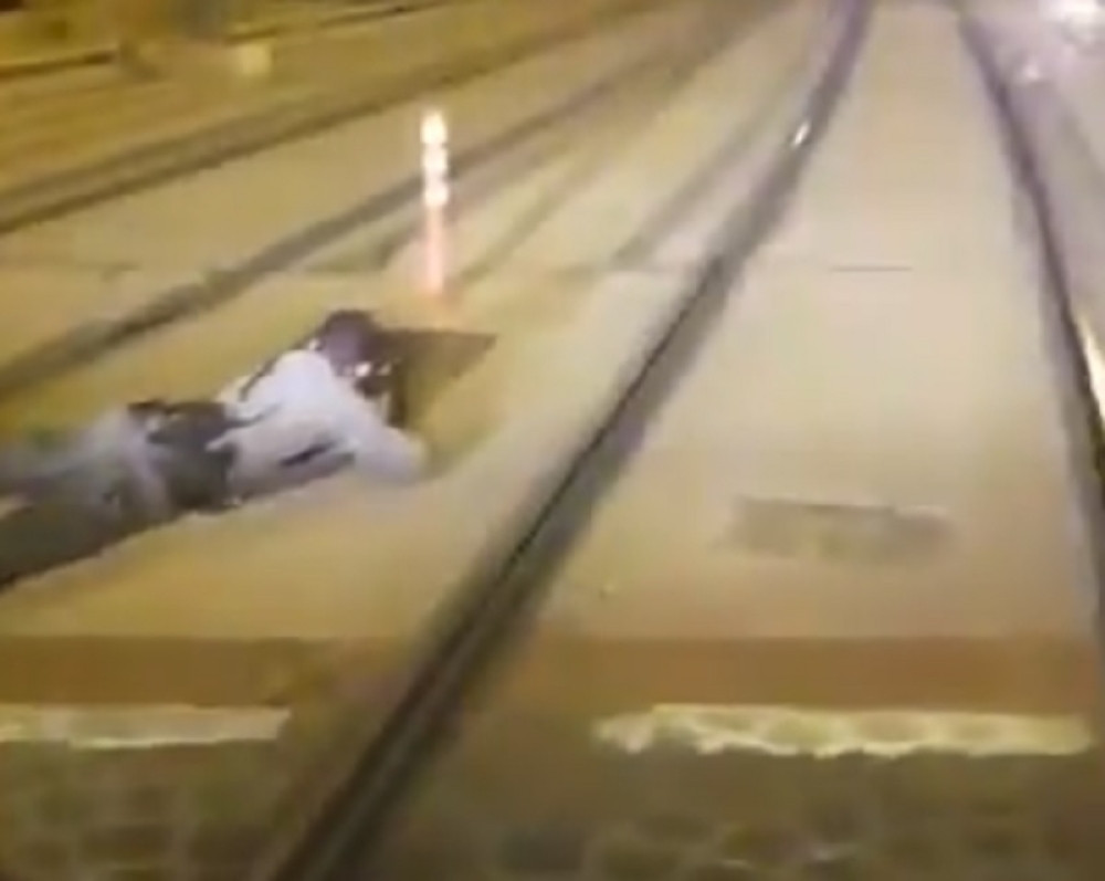 Granična policija upucala ženu koja je trčala ka njima (VIDEO)