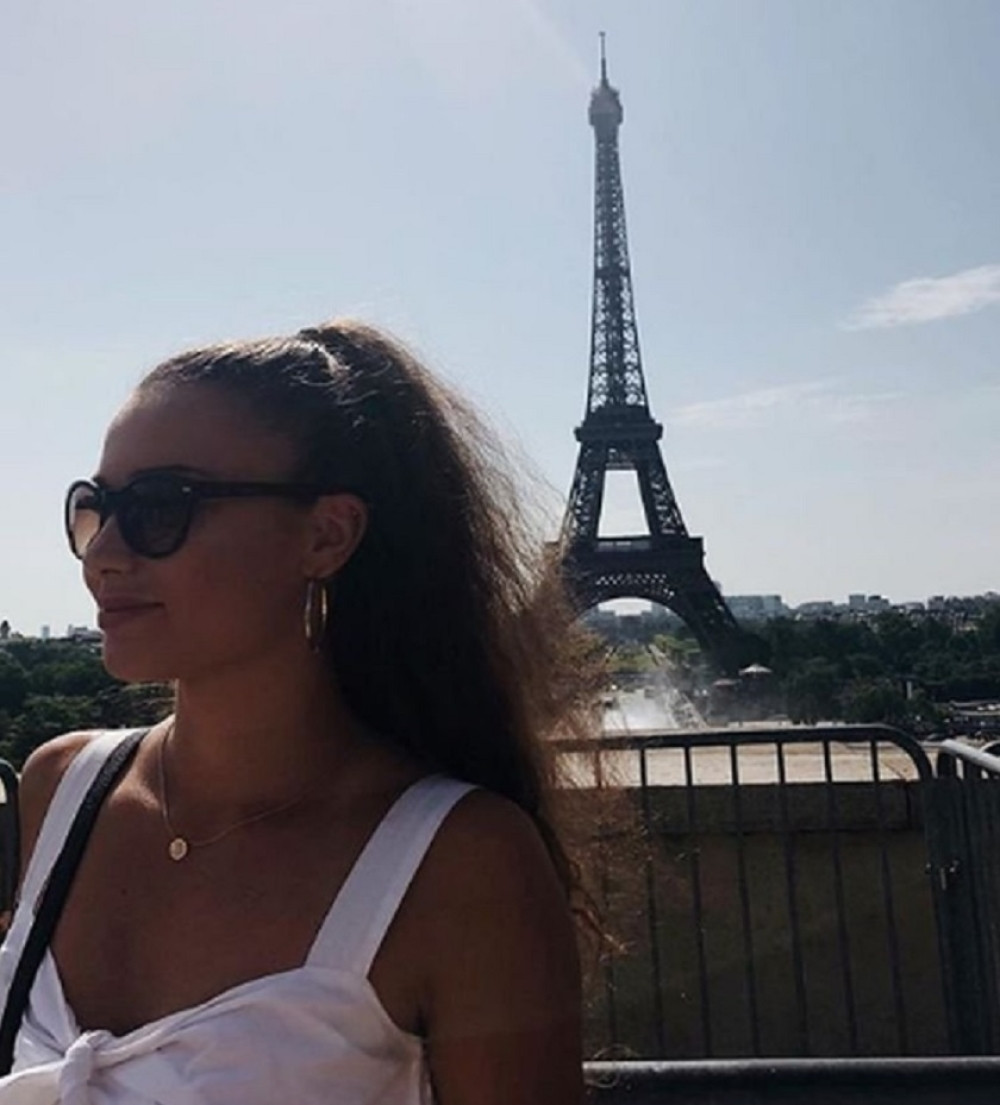 Noleta juče gledala ova seksi teniserka! (FOTO)