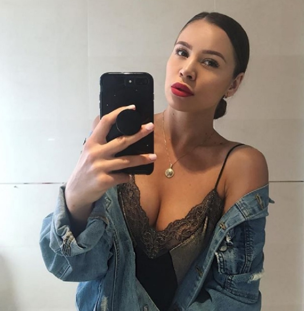 Seksi devojka srpskog golmana zgodnija i od Šakire! (FOTO)