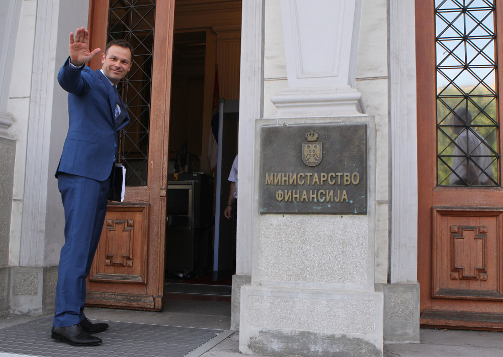 Zaposleni u Srbiji će od janura imati IMATI VEĆE PLATE, ali to nije SVE