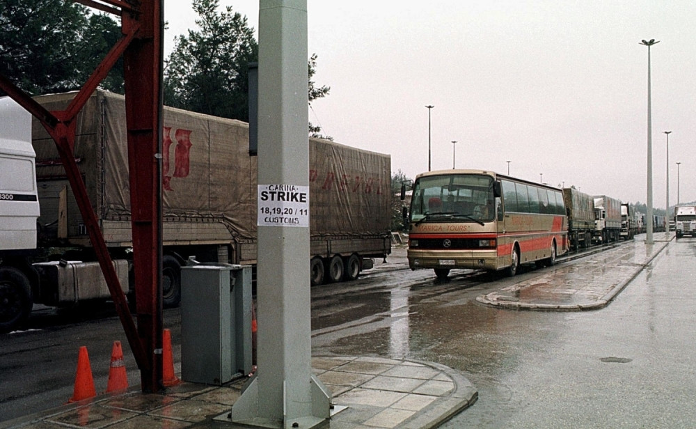 Hrvati se iživljavali nad srpskim đacima koji idu na ekskurziju! Pustili dva autobusa, kada je krenuo treći nastao je haos!