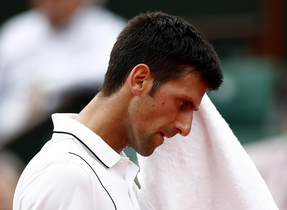 Novak POGLEDAO u nebo, pa prekinuo meč sa Dimitrovim! (VIDEO)