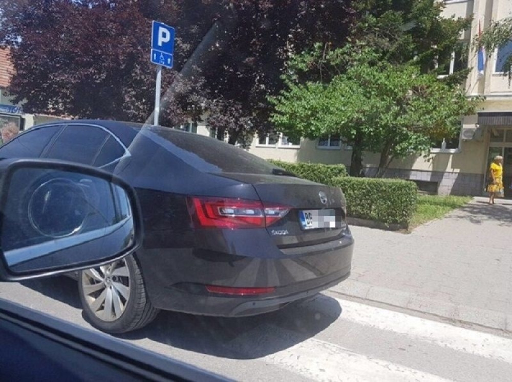 Đilas i Jeremić se bahate po Šapcu!