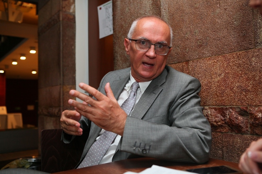 Nakon fotografije krvavog Rodoljuba Šabića pisali su razne bljuvotine, a onda je otkrivena istina! (FOTO)