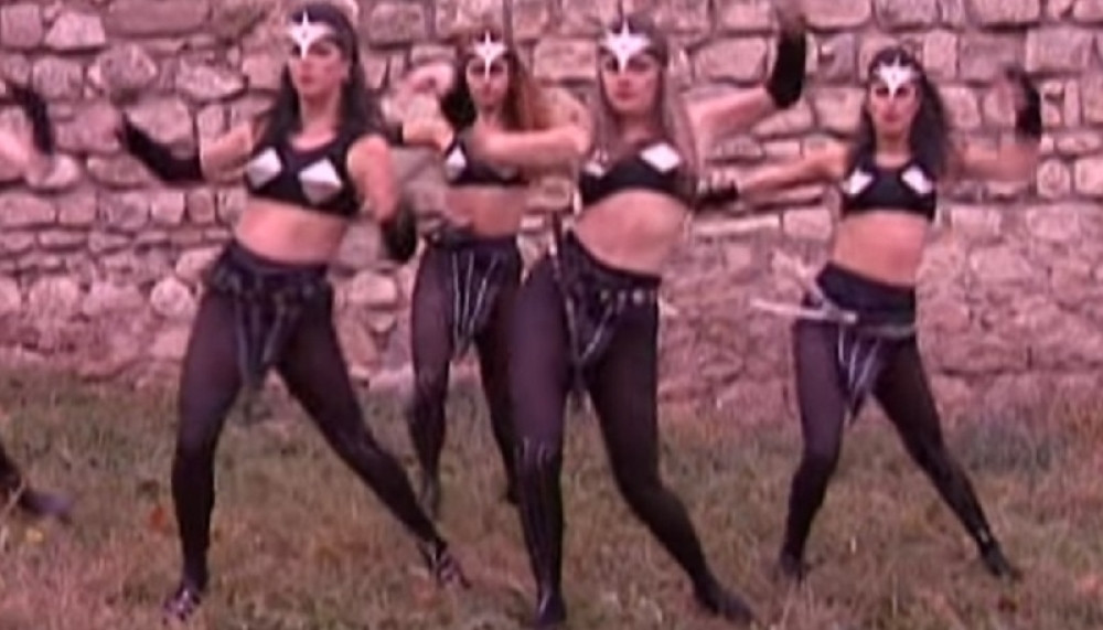 90-ih je bila na vrhuncu popularnosti, a evo kako danas izgleda pevačica "Bit strita"