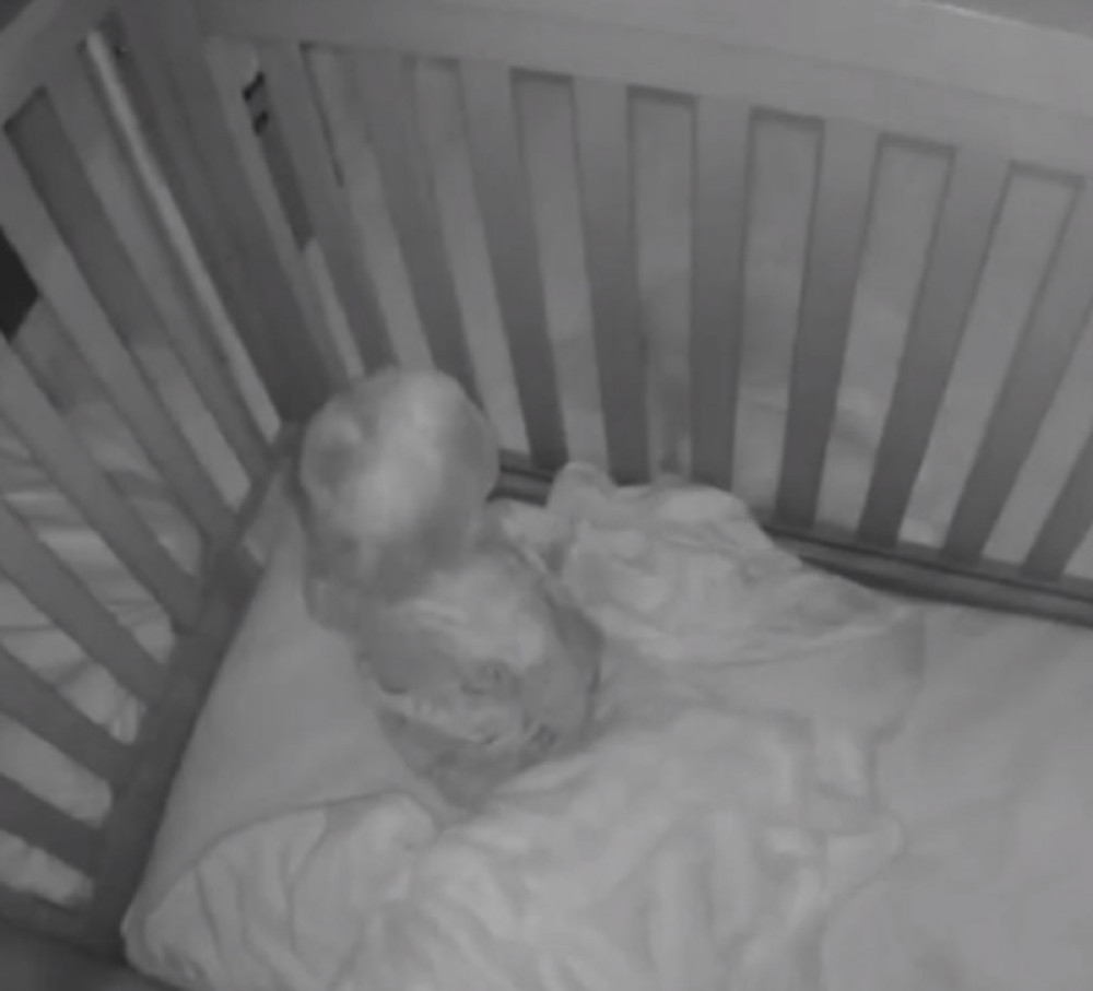 Pogledajte šta su dve bebe uradile kad su ostale same