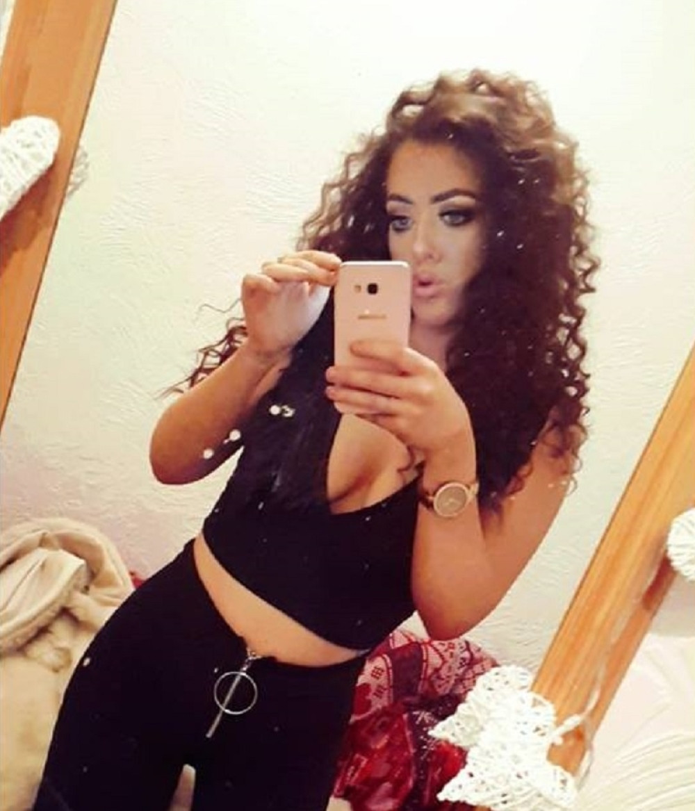 Popularna pevačica pala sa 19. sprata i poginula