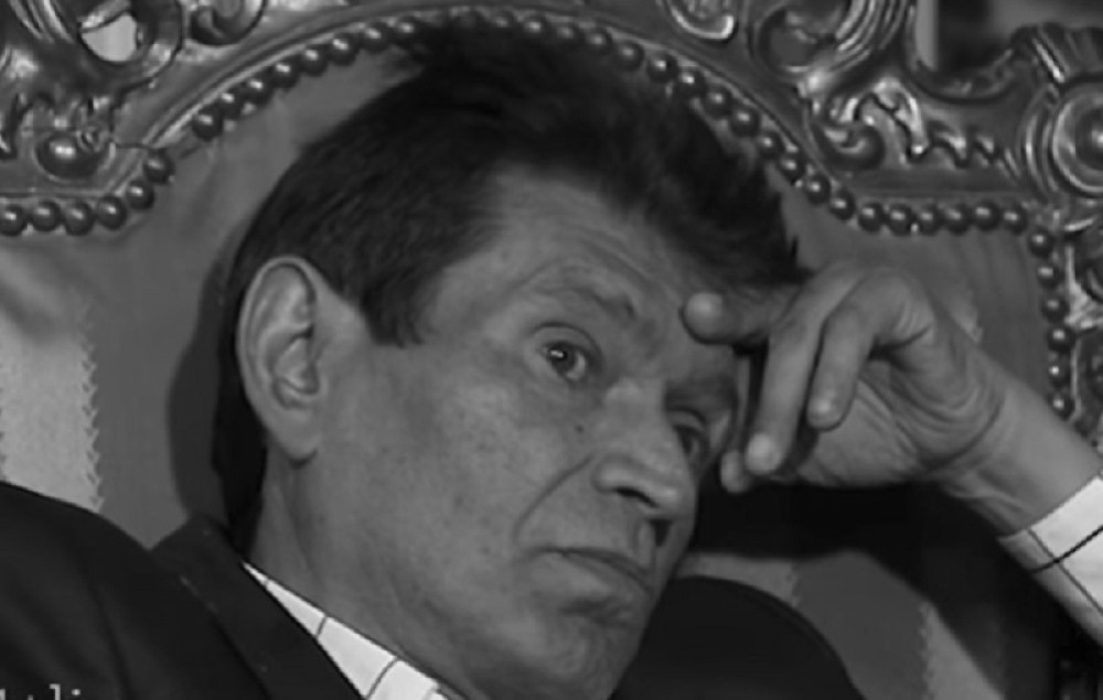 Ceo krov je bio u plamenu, a požar je zatim počeo da se širi na ostatak kuće