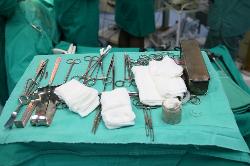 Mila (11) skinuta sa operacionog stola! Hirurg se izvinio roditeljima, a onda dao objašnjenje koje ih je ostavilo bez teksta (FOTO)