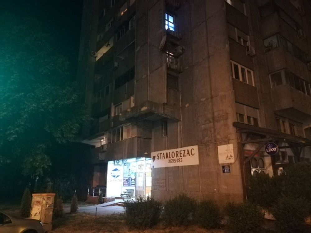 Uleteo im u stan zbog dečje svađe i upucao supružnike