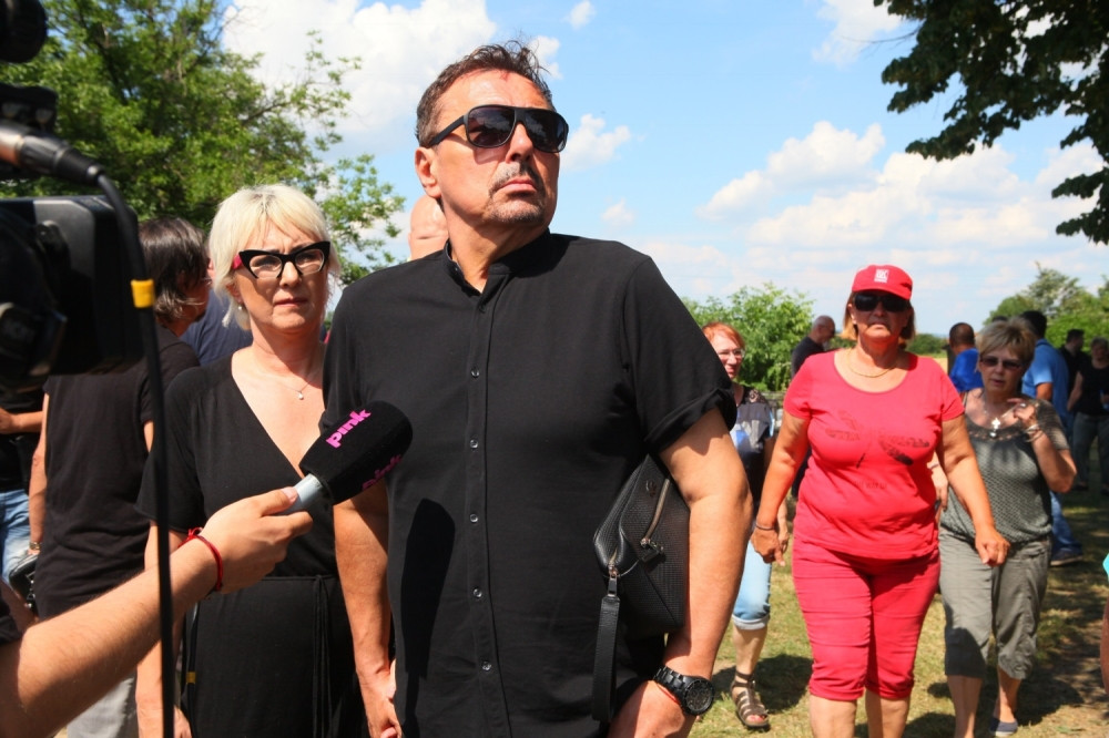 Povraća nam se koliko je ovo MORBIDNO! Keba poručio: Iskopajte Rođu, on je OTAC MOJE ĆERKE!