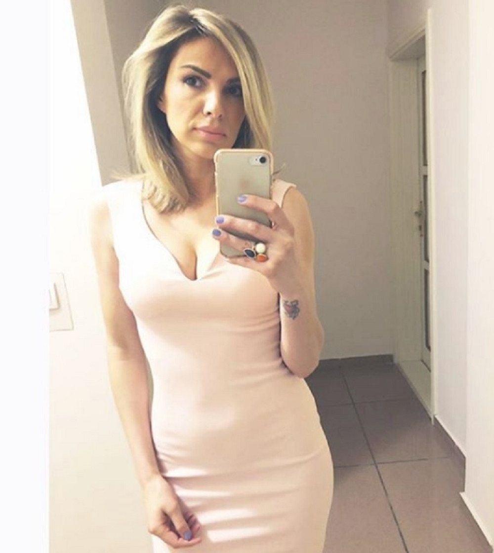 Pevačica lepo vreme iskoristila za šetnju sa ćerkicom, Marini majčinstvo bas prija!