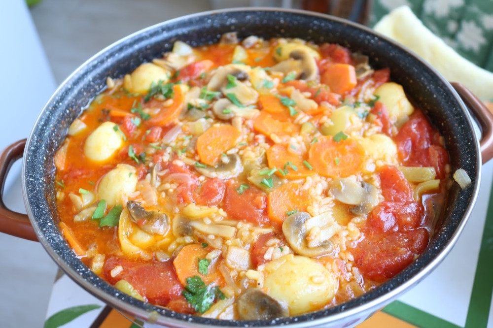 Posni đuveč sa šampinjonima i krem čorba