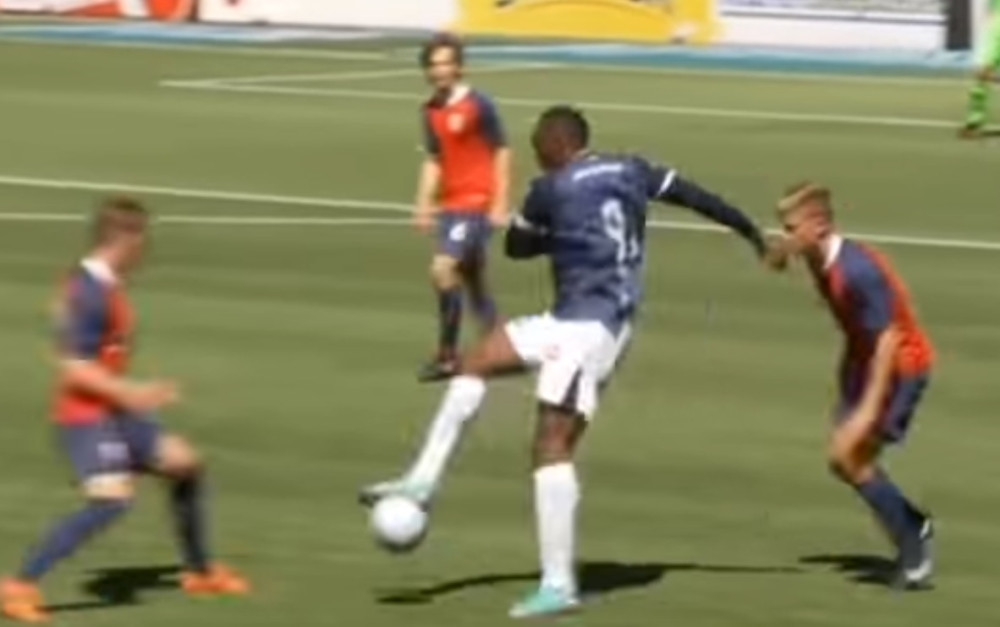 Jusein Bolt debitovao kao fudbaler, a broj na dresu mu je APSOLUTNI HIT!