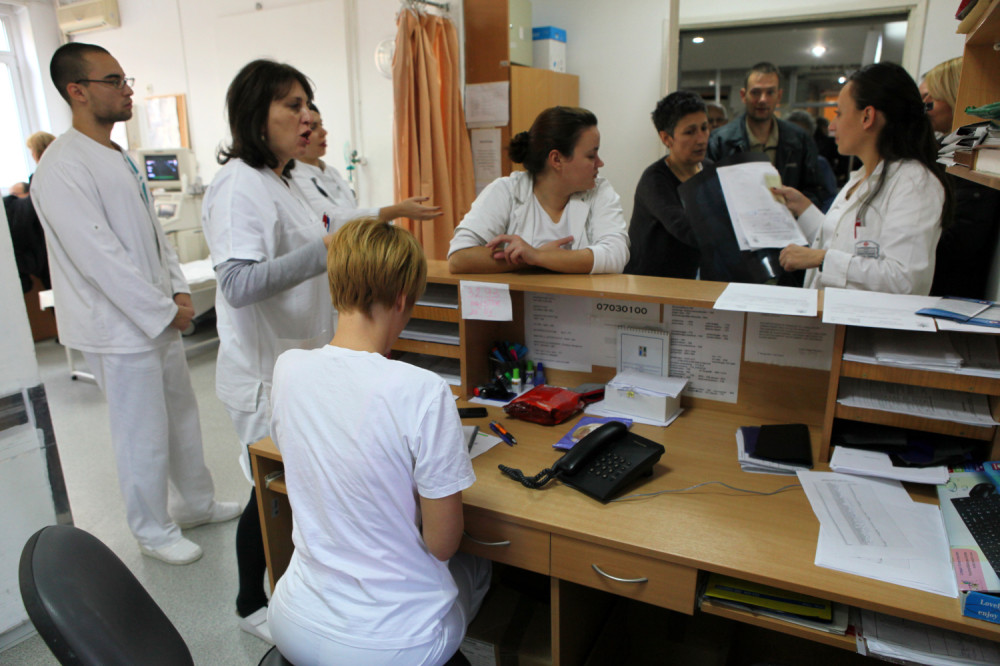 Od sutra 10 odsto veće plate svim zaposlenima u zdravstvu