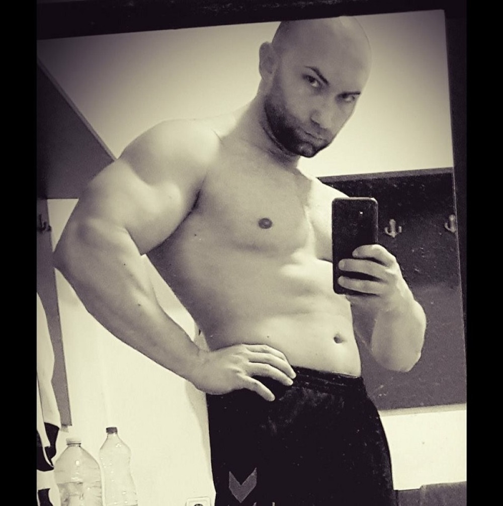 Izrešetan KIK-BOKSER, pronašli ga građani, ON PREMINUO u bolnici!