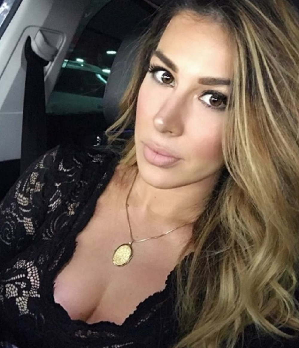 Golišava Ena Popov, ispratila muža na put, a onda počela akcija! (FOTO)