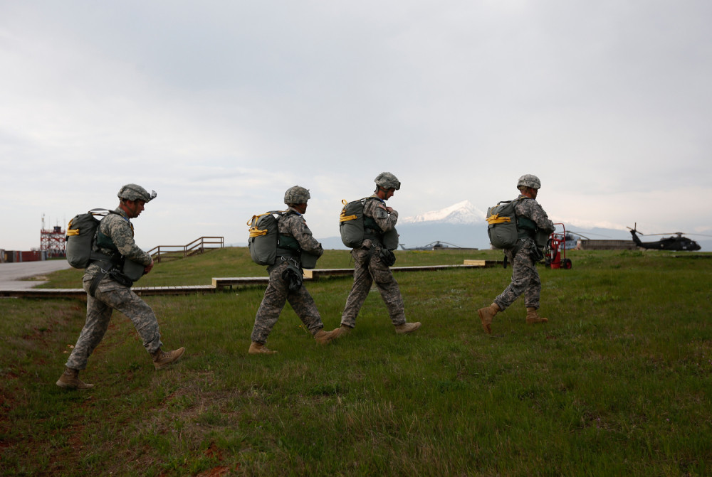 Odred specijalnih agenata sleteo! SAD pokrenule rat protiv 11 najmoćnijih!