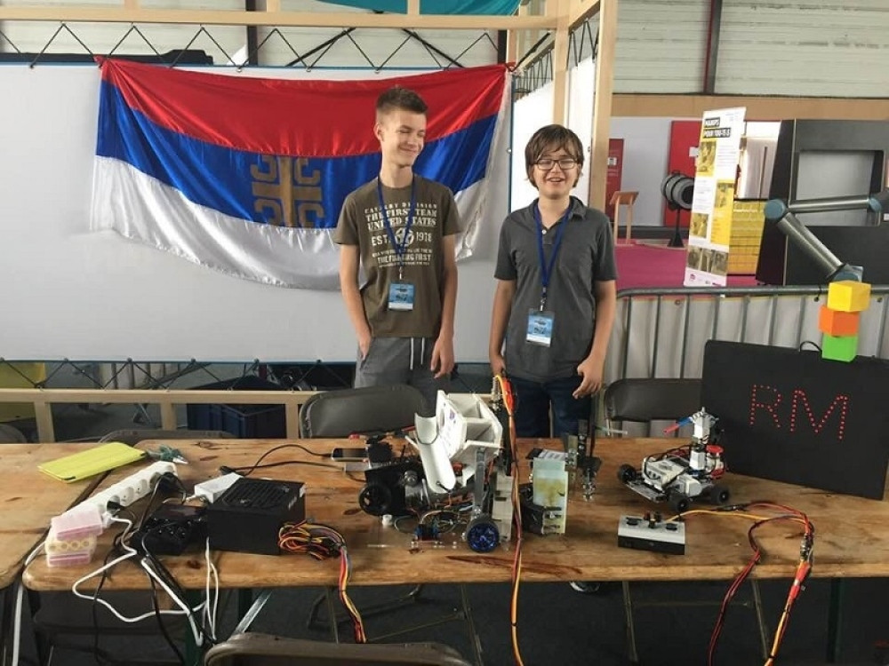 Srpski osnovci osvojili NAGRADU na prvenstvu u ROBOTICI