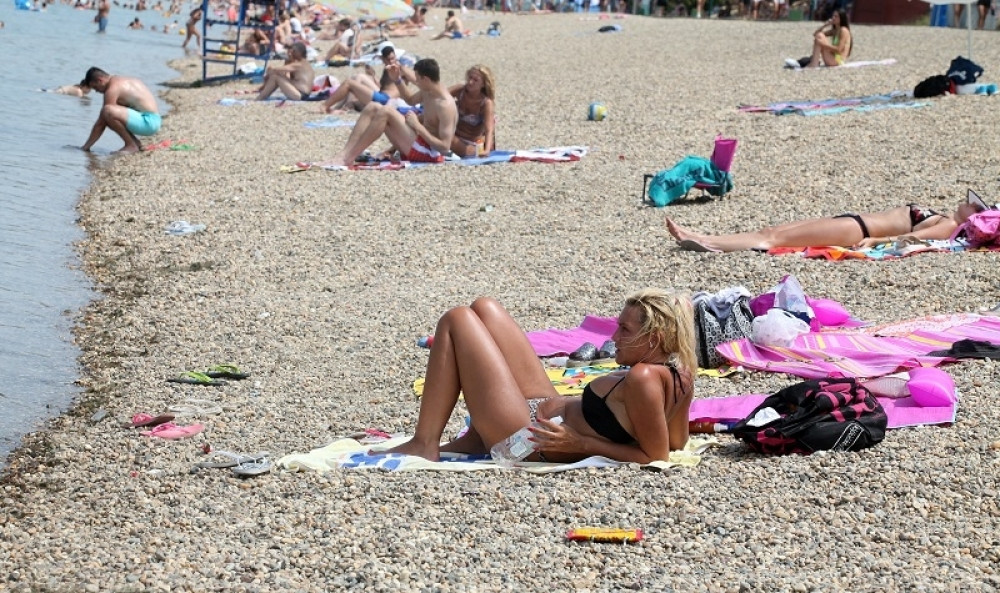 Vlasnik kafića sa Ade Ciganlije se smejao kad su ga hapsili, ali onda je ZAĆUTAO!