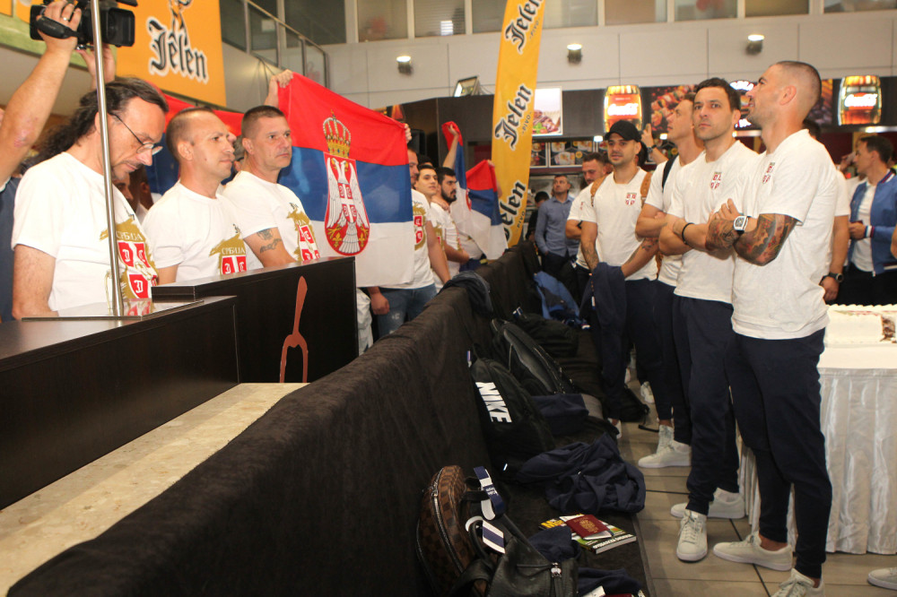 "Pukni zoro" zagrmelo aerodromom, kanula je i PONEKA SUZA