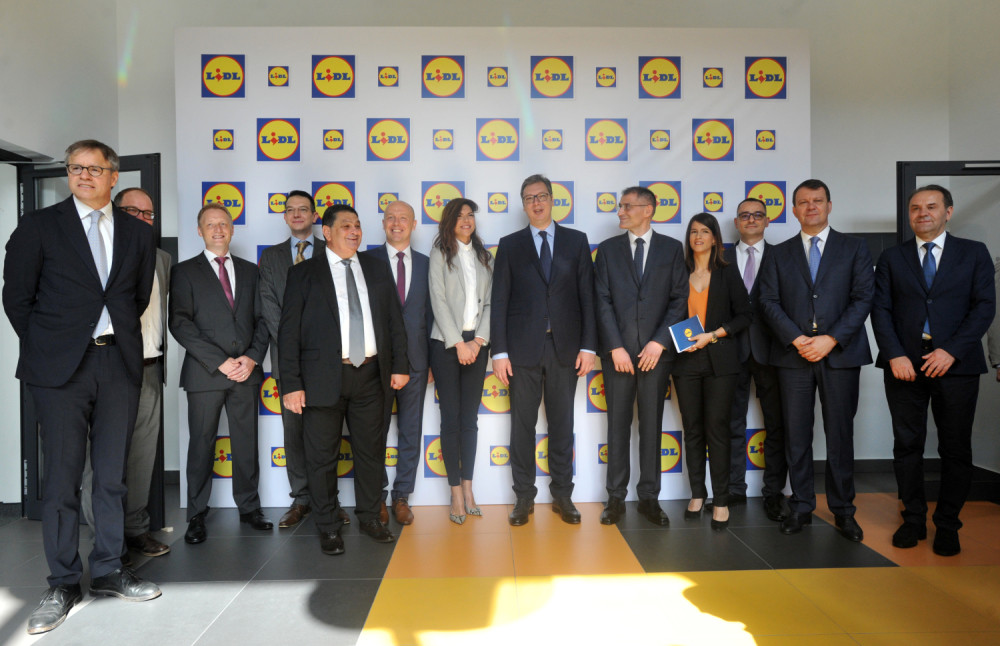 Predsednik Vučić prisustvovao otvaranju Lidla