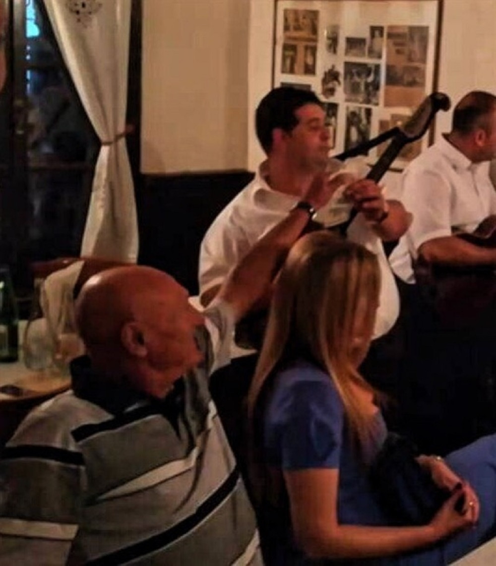 Šaban čašćavao muziku STOTINAMA EVRA