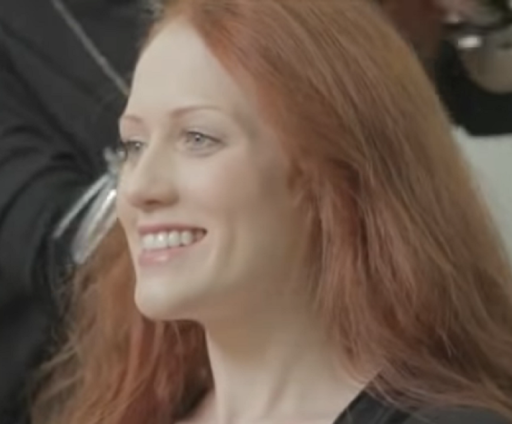 Jedva su je NAGOVORILI da ode kog frizera, a onda je USLEDIO ŠOK