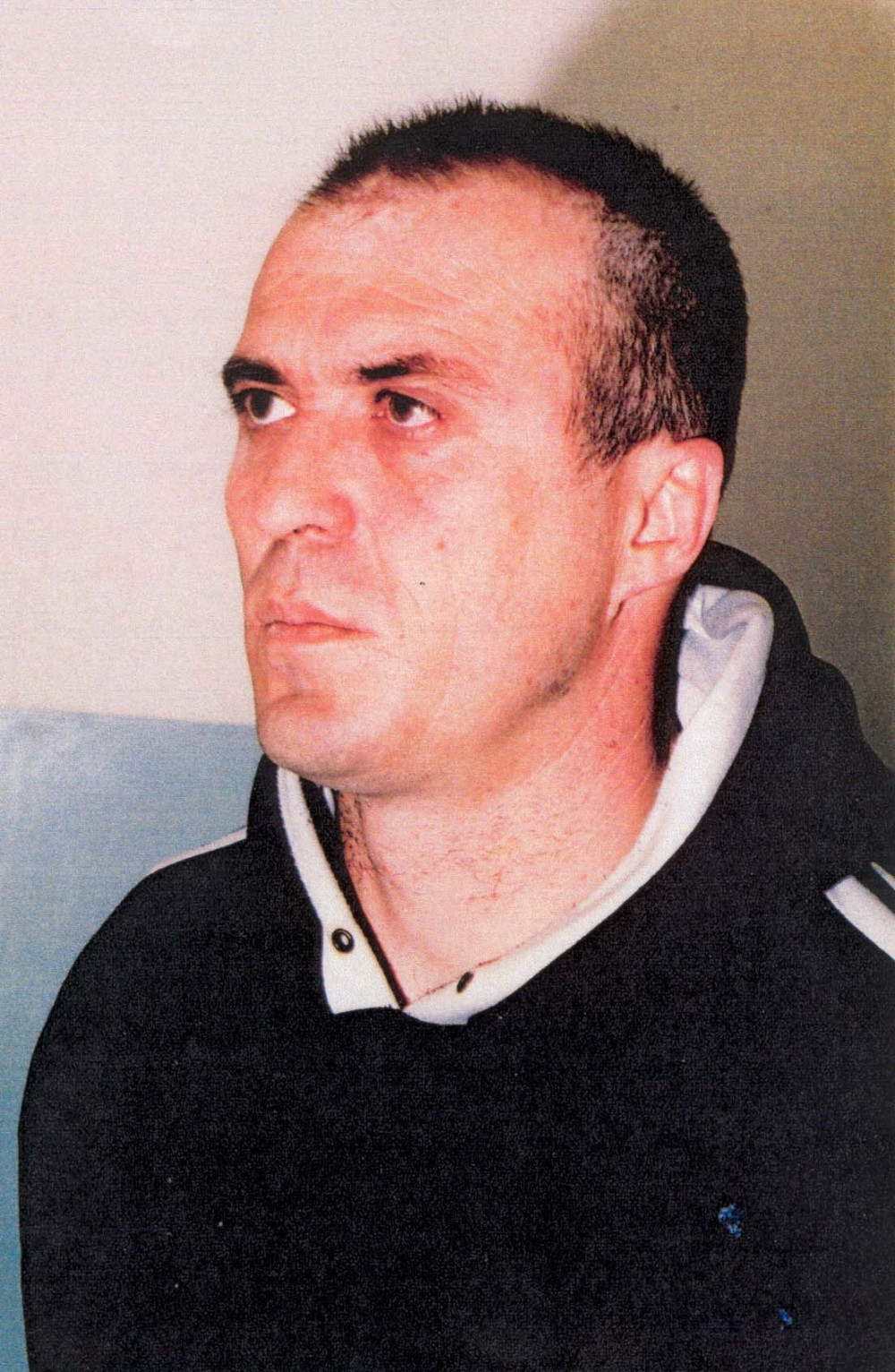 Lako je NJEMU, plaćali su ga pokojni Šiptar i Kum, koje je on obučavao da ubiju i UNIŠTE TRAGOVE!