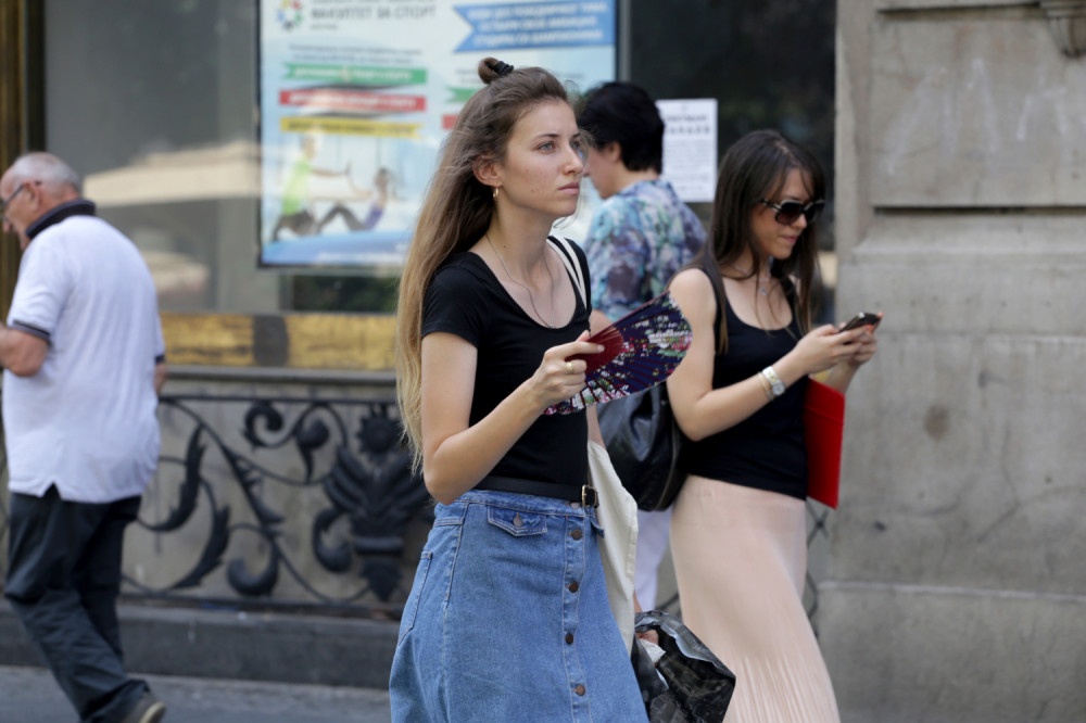 Temperatura divlja kao da je leto, a pred kraj meseca nagla promena!