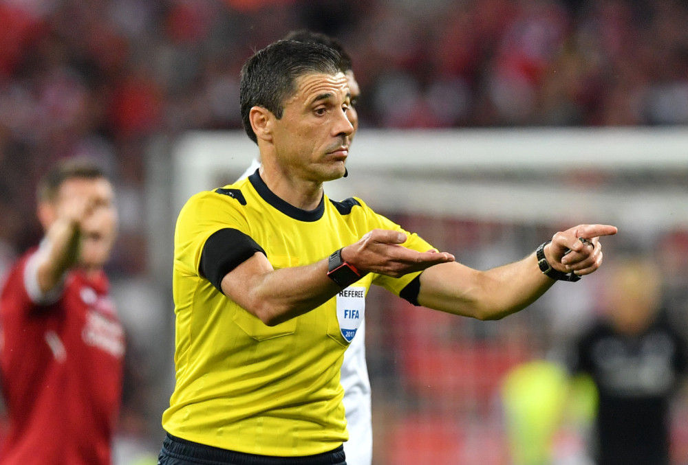 Srpskog sudiju slušaju kao Si Đinpinga! Dobio prestižno priznanje i urezao mesto u istoriji (FOTO)