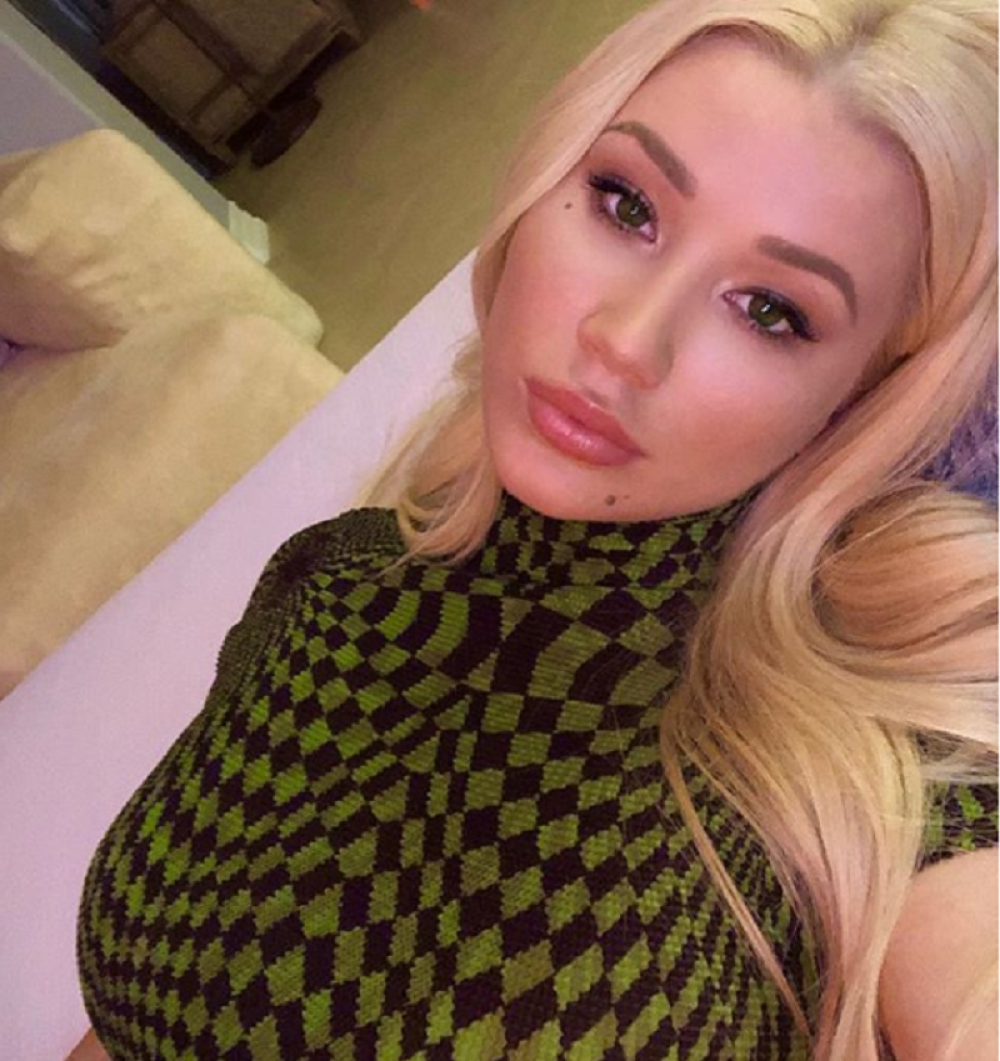 Pevačica šokirala priznanjem da je u tajnosti rodila dete: "Imam sina"!