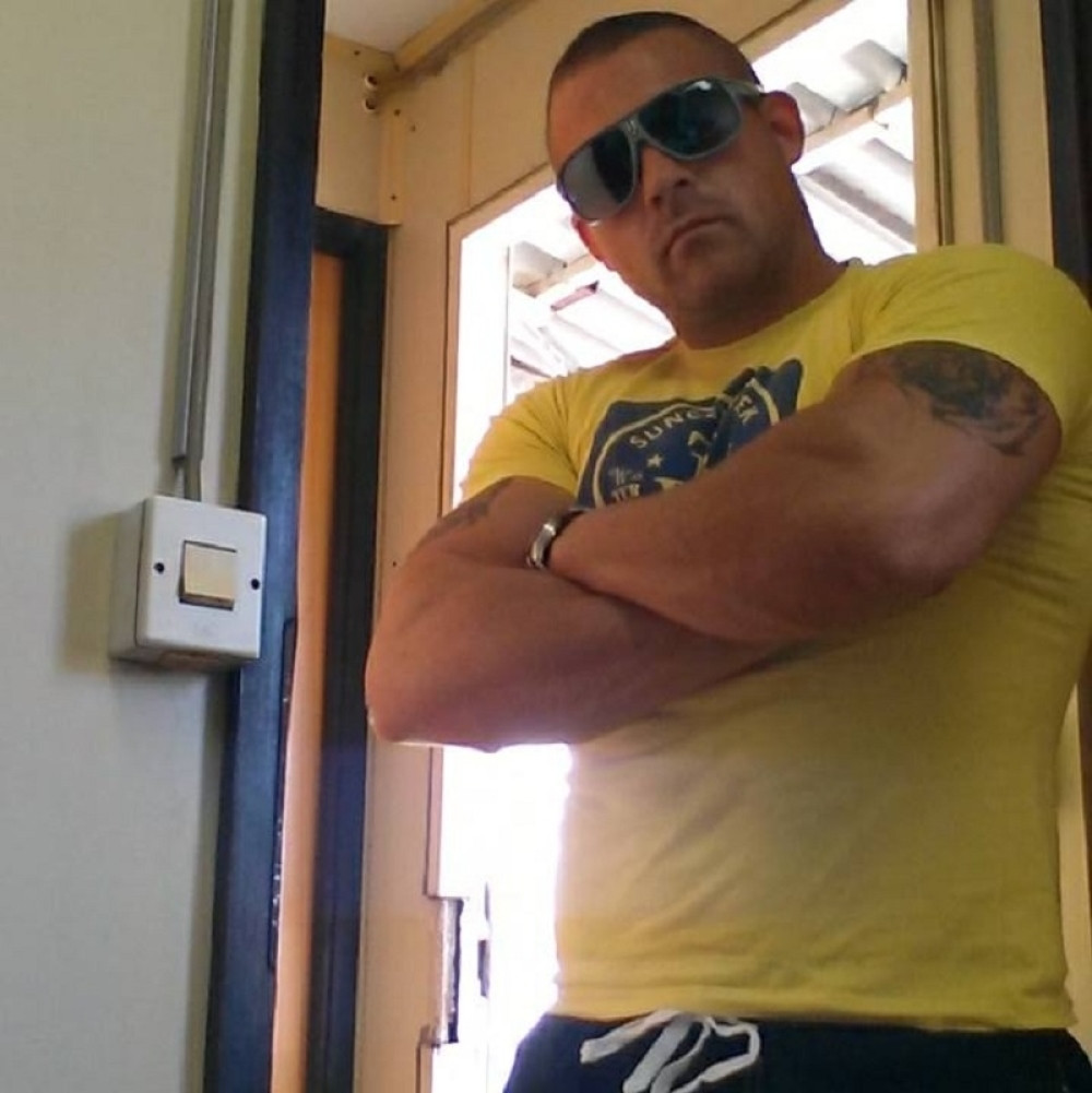 Hladnokrvno UPUCAO Rastinog vozača, metak rikošetirao i ranio i nju!