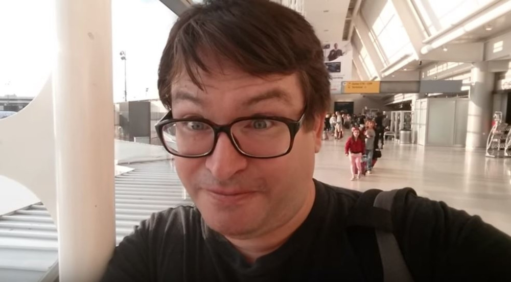 Čovek sa najvećim penisom otkrio sa kojim VIP ličnostima je spavao, a ovoliki mu je ALAT (FOTO)