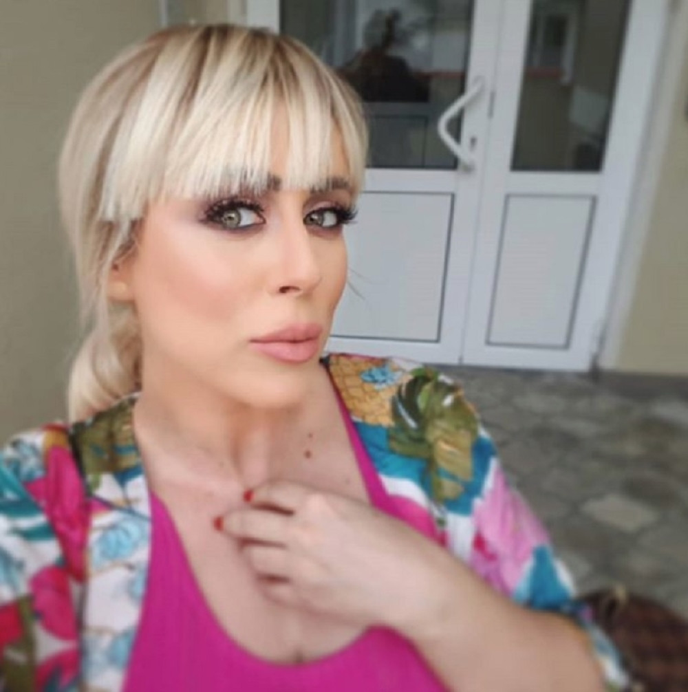 Pevačica je nedavno postala mama, a sada je koleginici čestitala EMOTIVNOM PORUKOM!