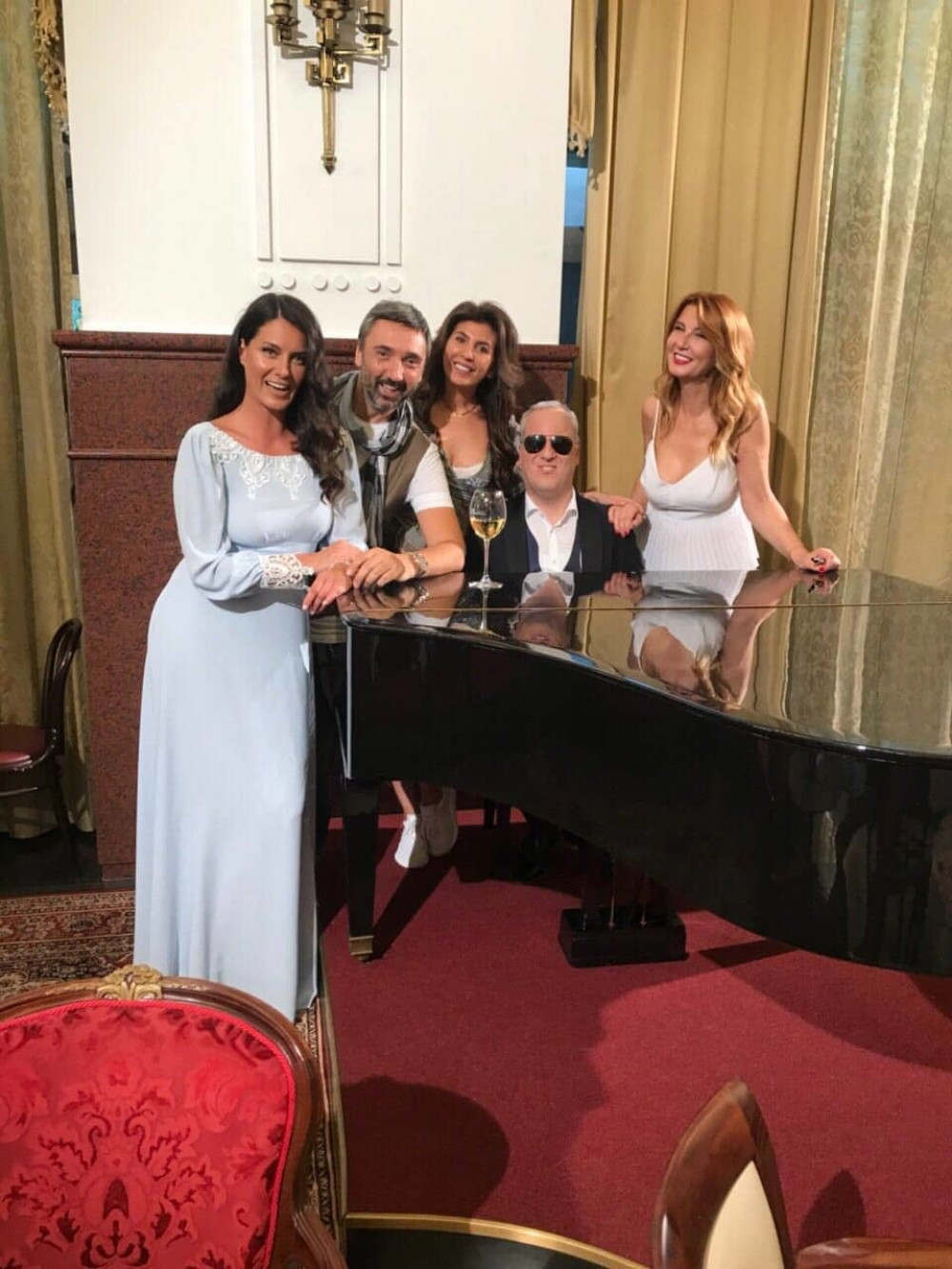 Roman "Ne gledaj preko ramena" dobio muzičku verziju