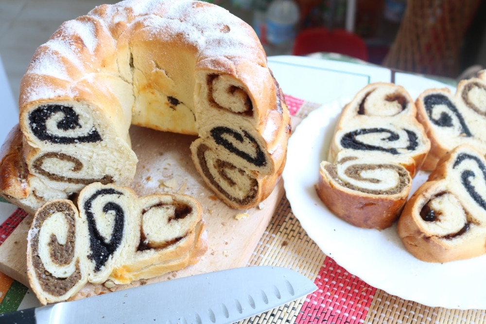 Preukusan šareni kuglof koji se BRZO SPREMA!