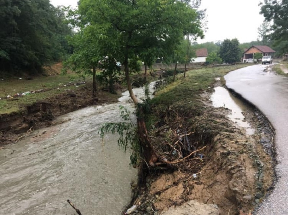"Voda nam je za pola sata SVE ODNELA, bunari su ZAGAĐENI, putevi UNIŠTENI!"