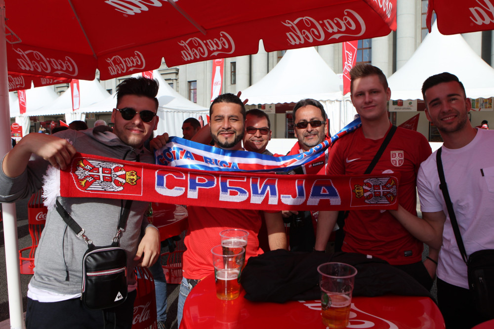 "Alo!" prošetao trgom na kome će biti NAJPAKLENIJE (VIDEO)