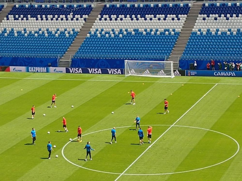 Evo šta je zadesilo selektora Mladena Krstajića ČIM su izašli na teren! (VIDEO)