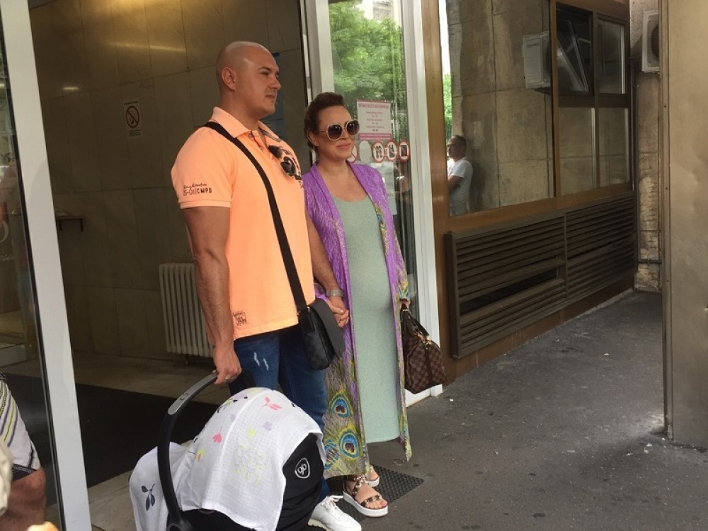 Slađa Alegro sa bebom napustila bolnicu i poslala ženama JAKU PORUKU