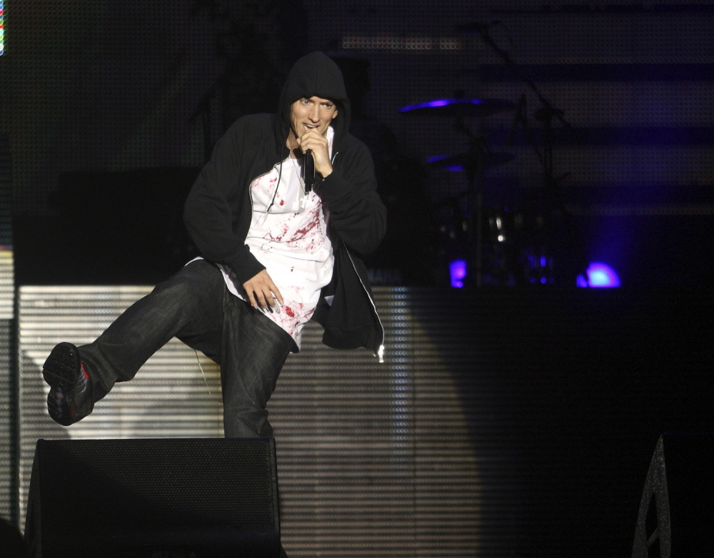 Reper koji je u svojim tekstovima "ubio" bivšu ženu i majku, zgrozio svet najnovijom pesmom (VIDEO)