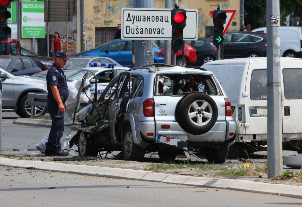 Bojovićevog saradnika RAZNELI u automobilu na Autokomandi!