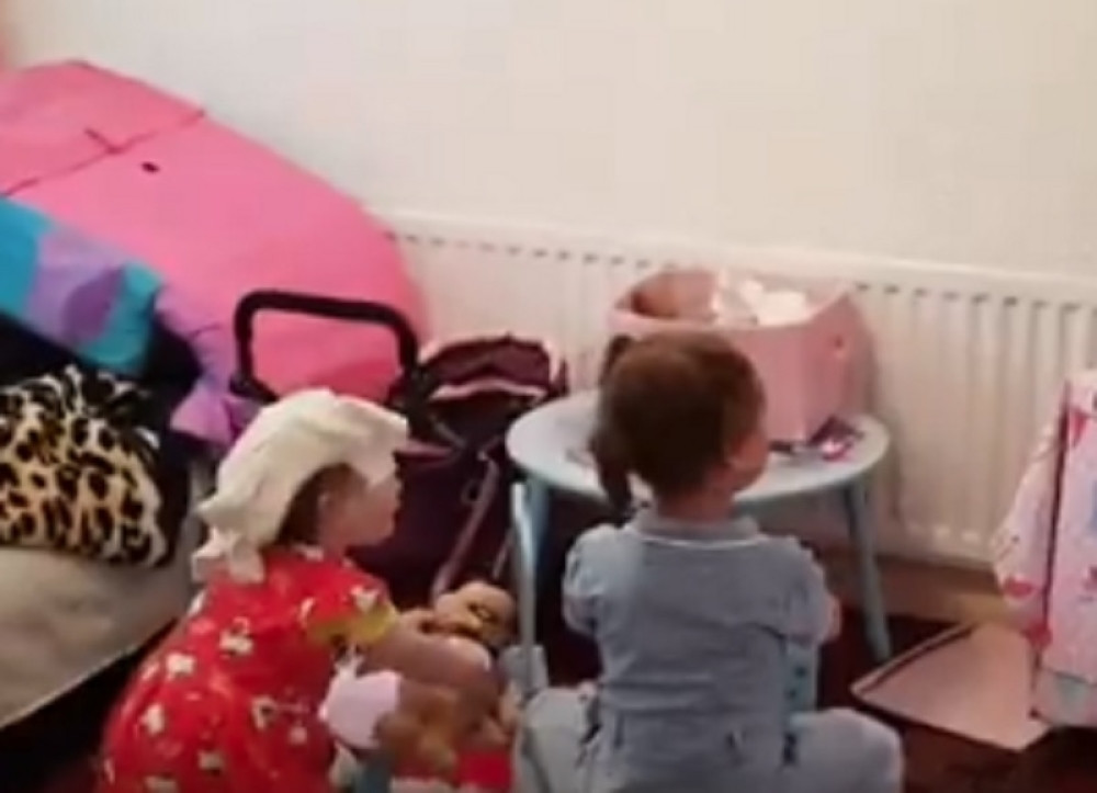 Ako želite na miru da gledate Mondijal, evo šta da UČINITE sa decom (VIDEO)