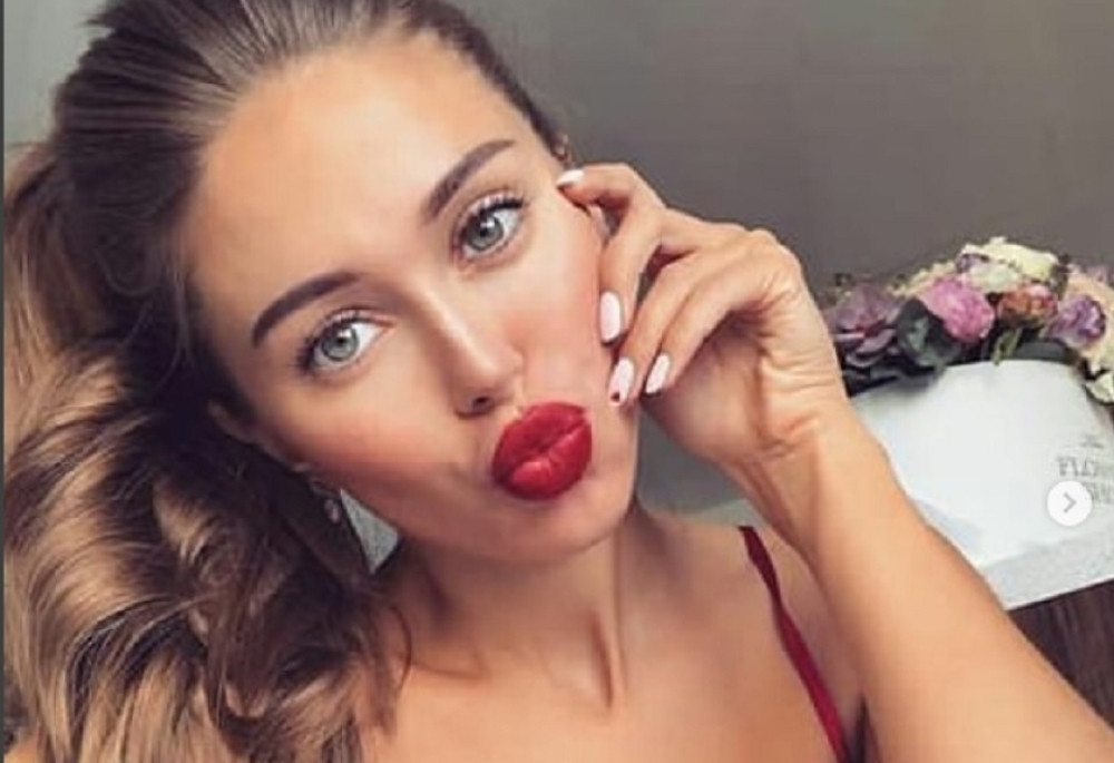 Najseksi cica SEDMOG dana grudima RAZBIJA Mondijal! (FOTO)