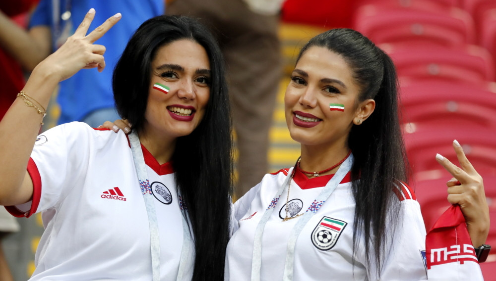 Navijačice se SKINULE I POKAZALE šta imaju, BRUKA Argentine za nevericu! (FOTO 18+)