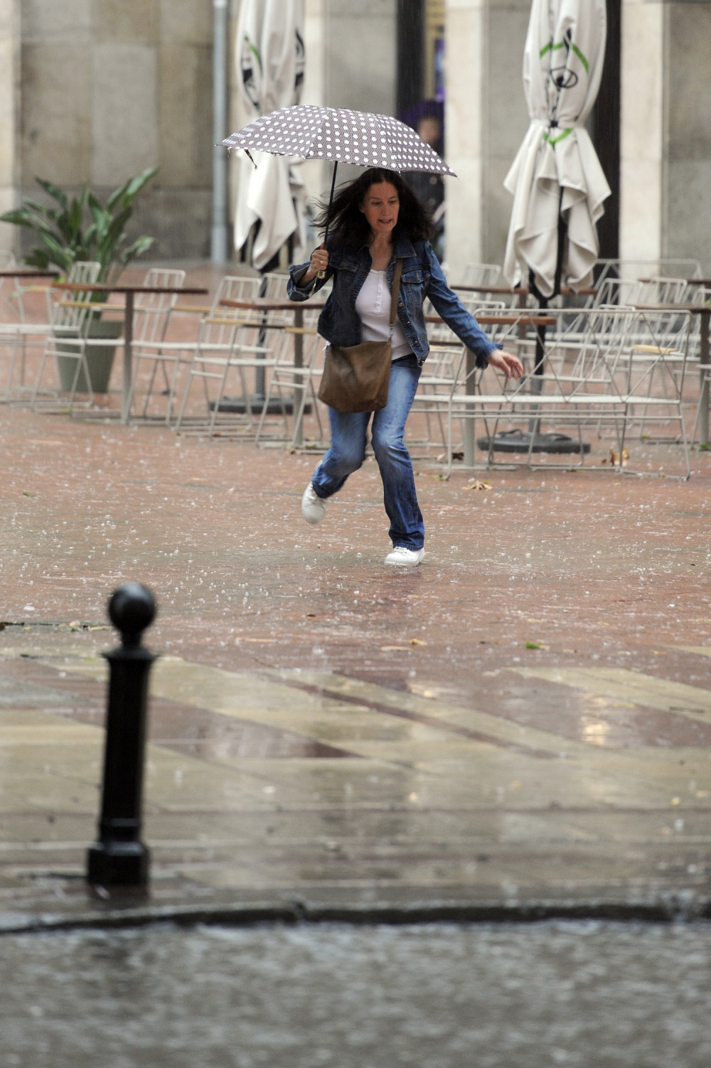 SANJAĆETE KIŠU~Danas će da LIJE kao iz KABLA, a evo kada nas očekuje totalni, ali nimalo prijatan, ZAOKRET