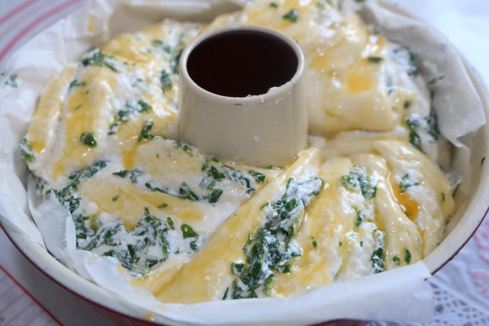 Punjena pletenica kuglof