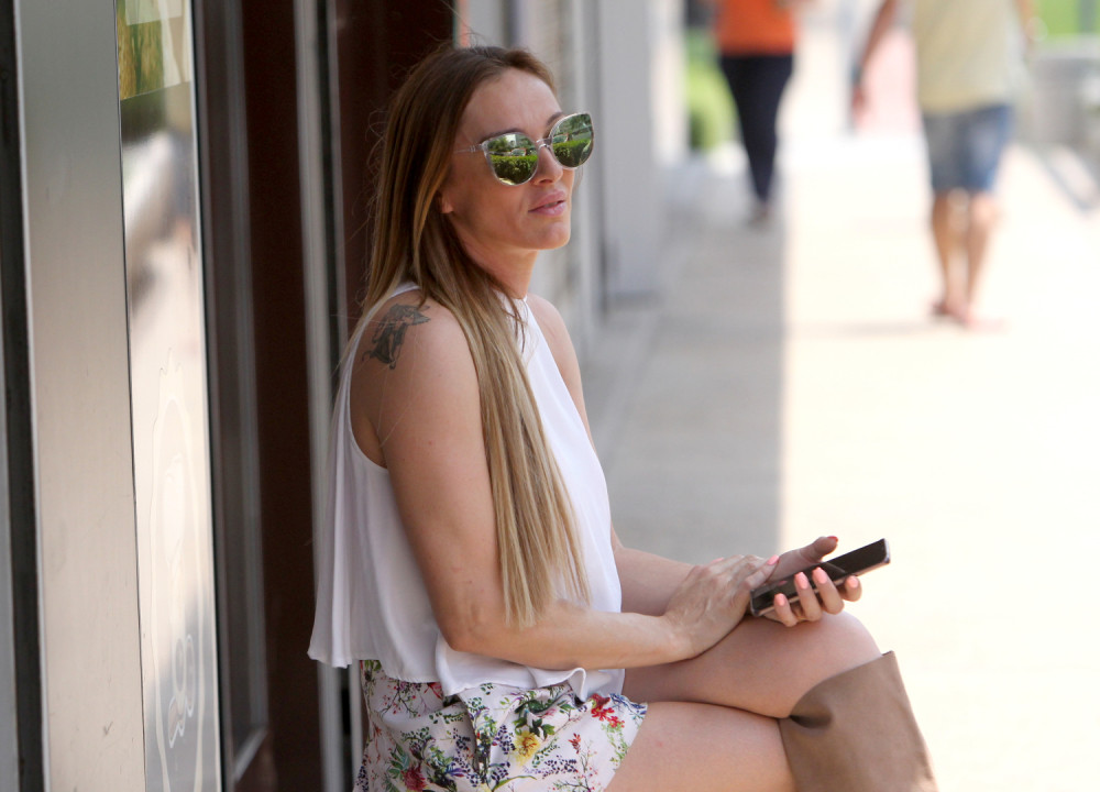 MAJKA ANABELE ATIJAS POKUŠALA DA IZVRŠI SAMOUBISTVO: Evo sa kakvim posledicama se pevačica borila